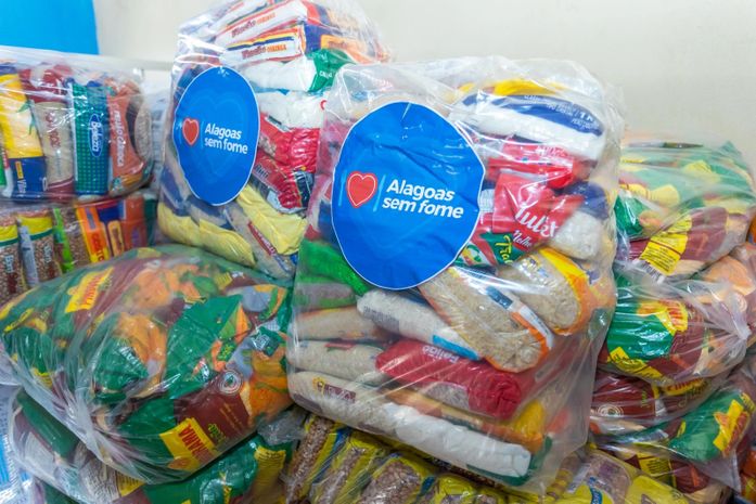 Alagoas Sem Fome arrecada mais de 57 toneladas com entrega à Associação de Moradores da Garça Torta