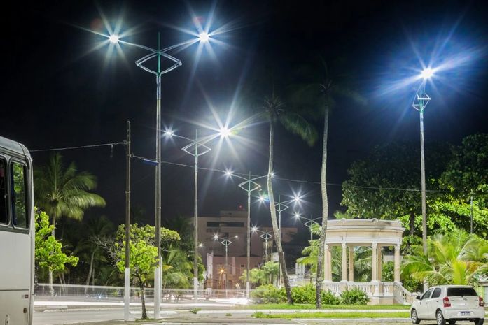 Avenida Assis Chateaubriand em Maceió é transformada com nova iluminação