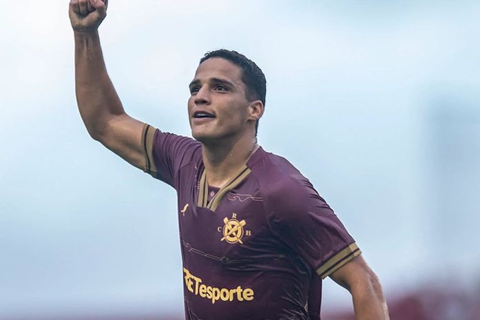 No reencontro com Anselmo Ramon, CRB bate o Goiás e volta ao G4 da Série B

