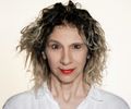 DENISE STOKLOS apresenta a leitura de “UM FAX PARA COLOMBO”