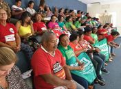 Servidores da educação acompanharam a sessão desta quarta-feira (10)