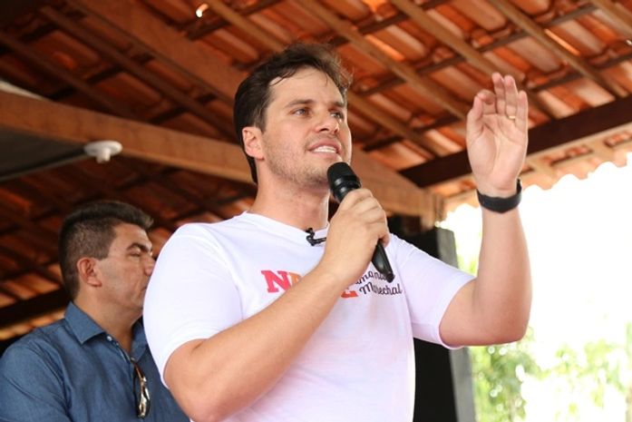 Prefeito Cacau realiza sorteio das casas do Conjunto Maria Gislene Matheus