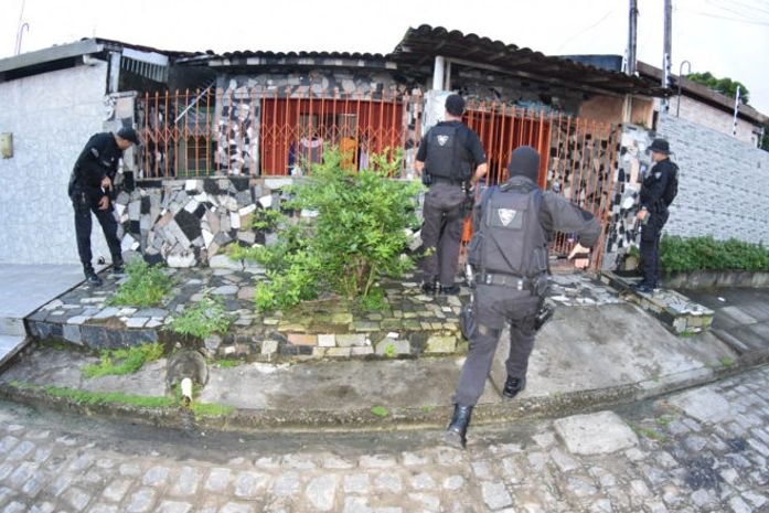 Dez acusados de homicídios são presos e dois menores apreendidos durante operação