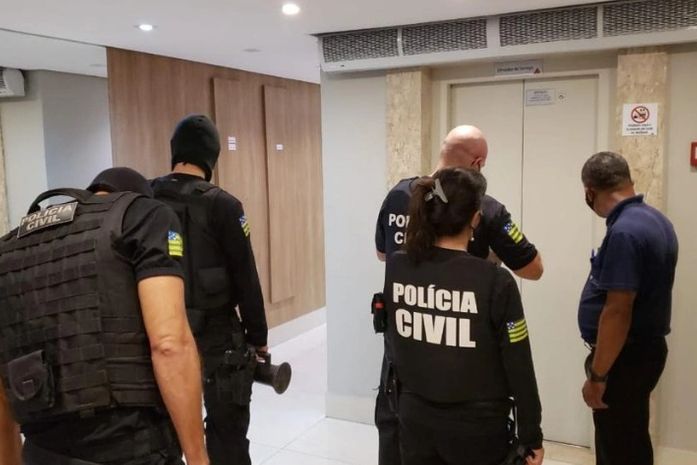 Polícia faz operação contra grupo da “falsa central”, que aplica golpes financeiros