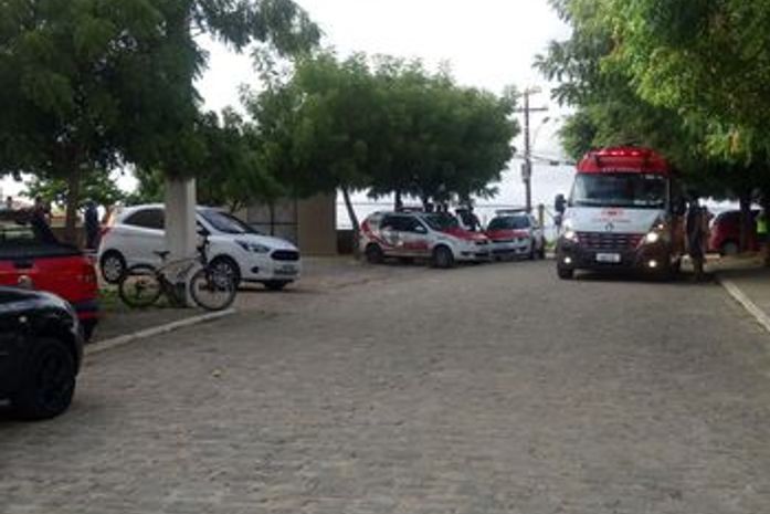 Condomínio onde mulher de PM foi baleada