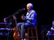 Paulinho da Viola, comemora 80 anos de vida em espetáculo único no Teatro Gustavo Leite