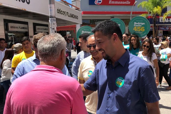 Rodrigo Cunha durante caminhada