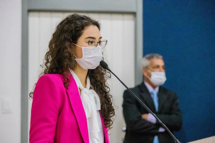 Teca Nelma reafirma compromisso com minorias em sessão inaugural na Câmara