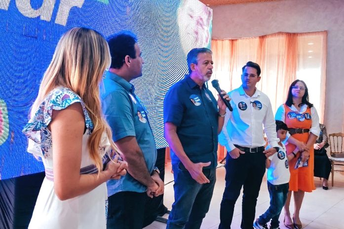 Arthur Lira recebe o carinho de mulheres líderes da Assembleia de Deus e afirma que pauta feminina estará entre suas prioridades no Senado