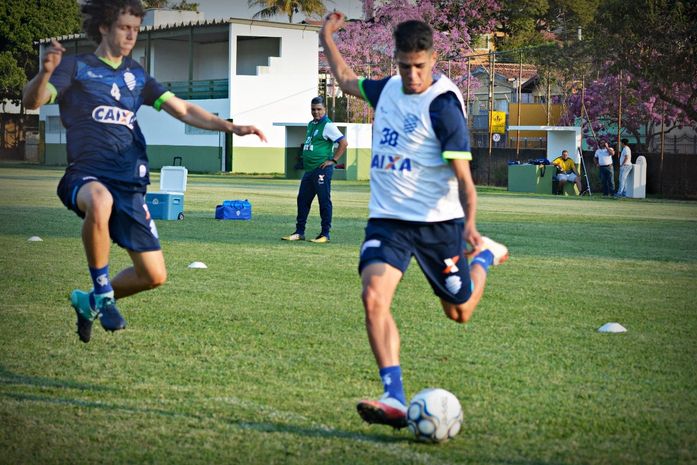 Fora de casa, CSA enfrenta o Atlético-GO em mais um confronto pela ponta da Série B