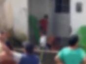 Mulher é esfaqueada na frente dos filhos após surto de ciúmes de companheiro