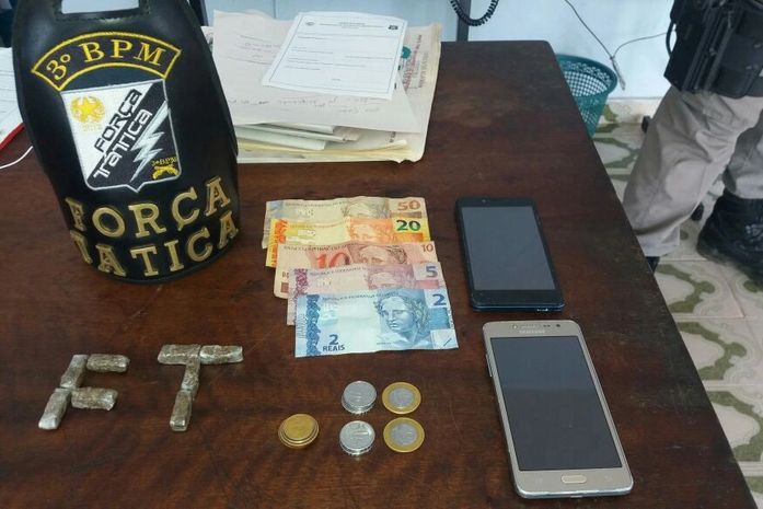 Dupla é presa com maconha no centro de Arapiraca