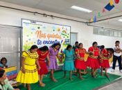Famílias da etnia Warao levam danças e tradições indígenas para comunidade escolar