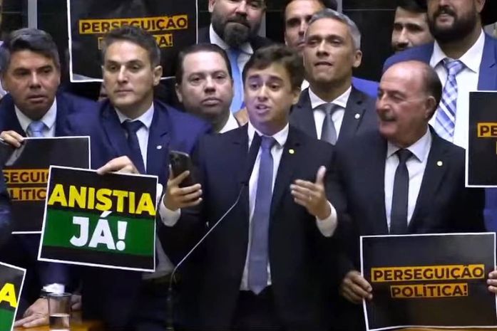 Poder Legislativo no fundo do poço