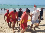 Idoso sofre mal súbito e é socorrido por bombeiros na orla da Pajuçara