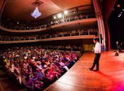Orquestra Gafieira Cai Dentro se apresenta no Teatro Deodoro