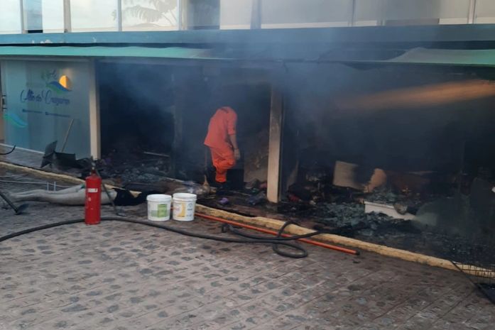 Incêndio aconteceu em lojas de galeria anexa à pousada.