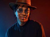 Djavan recebe o Prêmio UBC 2021 em cerimônia com shows de estrelas da música brasileira