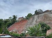 Casa desaba e adolescente fica soterrado, no Feitosa