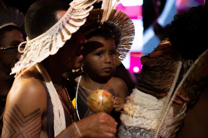 Biblioteca Pública promove exposição "Ecoando Vozes Ancestrais: Resistência e Resiliência nas Artes Indígenas"