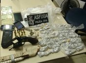 Seis pessoas são detidas com arma e drogas em Murici