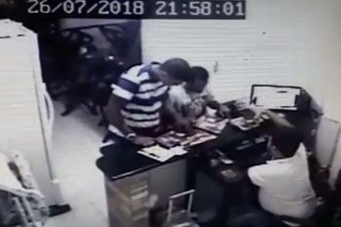 Polícia prende suspeito de roubar clientes e funcionários de restaurante japonês