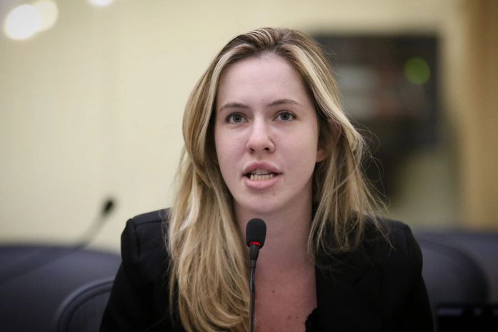 Cibele Moura repercute denúncia de pedofilia nas redes e defende projeto contra erotização infantil