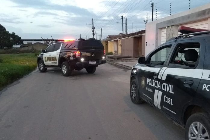 Operação cumpre mandados em busca de acusado de matar homem após tentativa de furto em Agreste de Alagoas