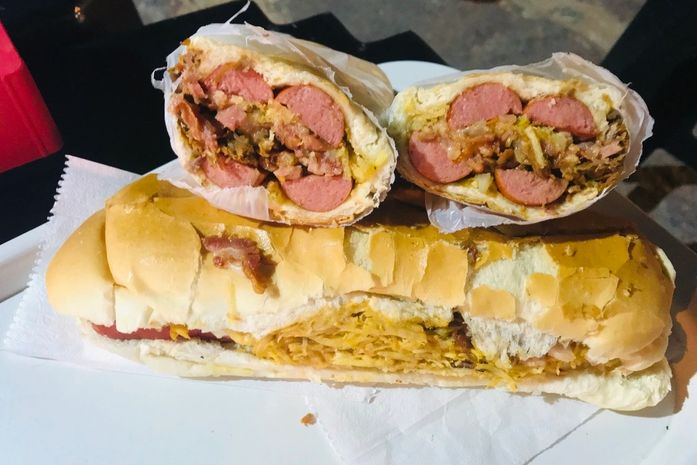 Você já comeu hot dog prensado?