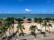 Arena começa a ser montada para o Macena Open de Beach Tennis na praia da Pajuçara , em Maceio (AL)