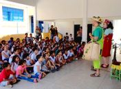Espetáculo infantil ensina práticas sustentáveis a alunos de escola estadual