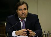 Apenas simplificar o sistema não resolve carga de impostos, diz Maia