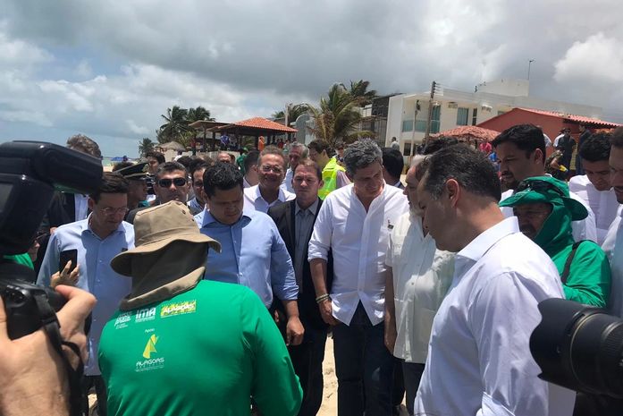 Com presidente em exercício em Alagoas, Renan Filho cobra celeridade do Governo Federal para identificar origem do óleo