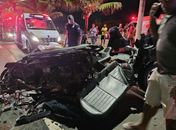 Vídeo: Colisão de carro com coqueiro deixa uma pessoa morta e outra ferida