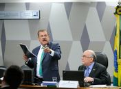 Humberto Martins durante sabatina no Senado