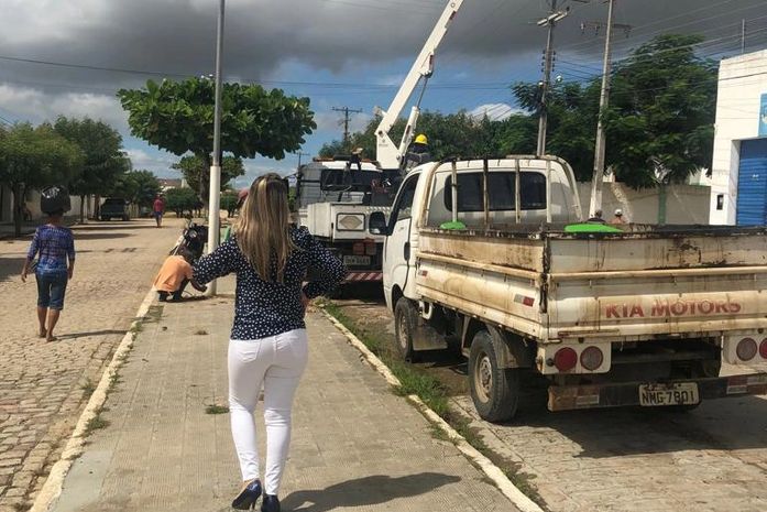 Prefeitura de Major Isidoro faz substituição de lâmpadas comuns por lâmpadas de Led