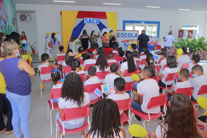 Prefeitura de Penedo paga bônus para servidores das escolas que mantiveram ou ultrapassaram metas do Ideb