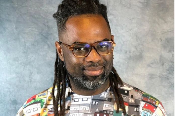 'Esse preto de máscara. Assalto?”- disse um internauta referindo-se ao repórter do ‘É de Casa’.