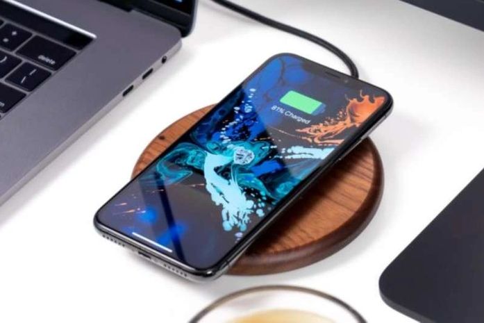 Como funcionam os celulares com carregamento por indução
