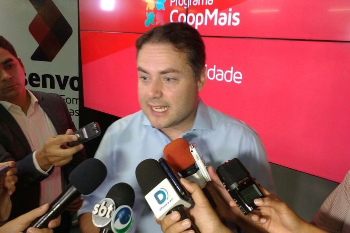 Governador Renan Filho durante solenidade no Palácio