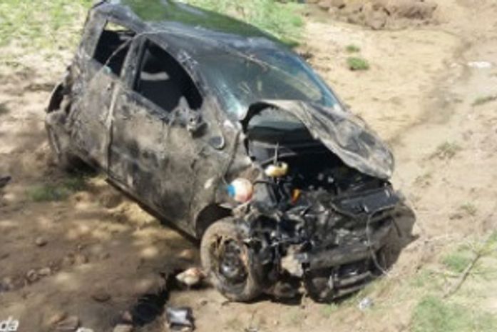 Com o impacto do acidente, o veículo ficou totalmente destruído