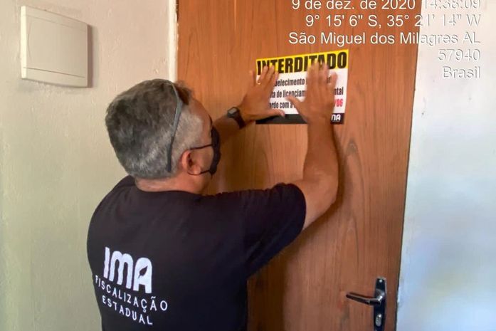 Empresário "ignora" decreto e interdições de órgãos estaduais e prepara festa de Réveillon