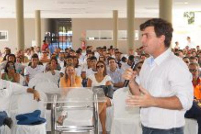 Marcius agradecendo ao José Carlos Lyra