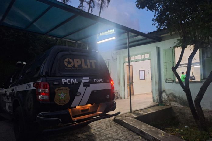 Homem é detido após vandalizar comércios na Jatiúca e Ponta Verde e acaba levado ao Portugal Ramalho