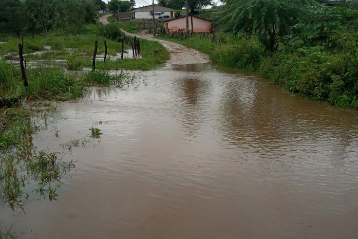 Prefeitura alerta para possibilidade de riscos por causa das chuvas intensas na região
