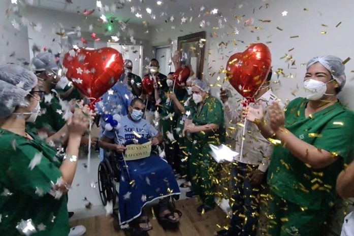 Paciente covid tem alta após 32 dias de tratamento com ECMO
