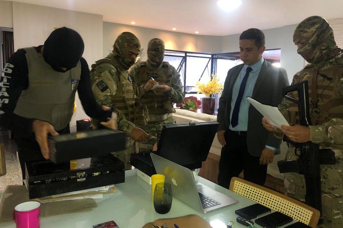 Quadrilha acusada de venda clandestina de Iphone é presa em operação do MP