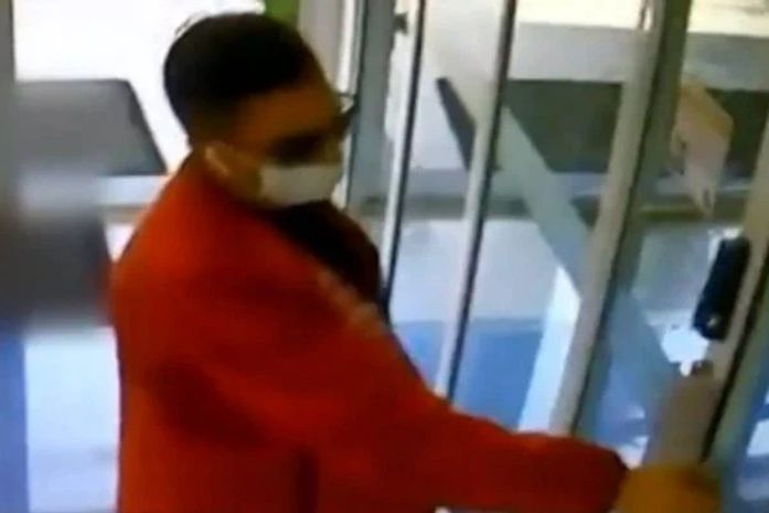 Vídeo: ladrão entra em prédio de luxo e furta mais de R$ 100 mil