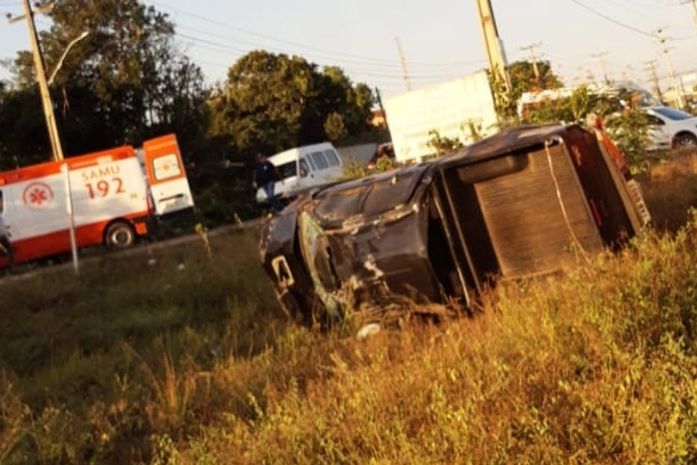 Grave acidente na Al-115 em Arapiraca deixa duas vítimas fatais e criança ´presa as ferragens