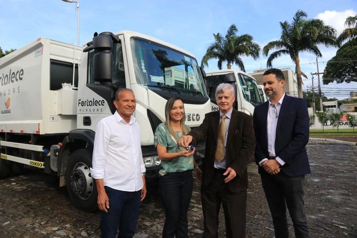 O ex-prefeito Cícero Cavalcante, Fernanda Cavalcante e o governador Klever Loureiro